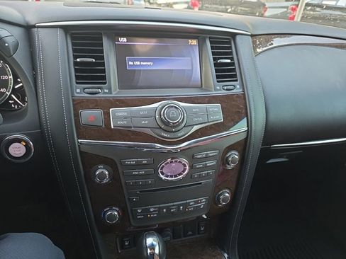 Used 2016 INFINITI QX80 4WD w/ Signature Edition Package image 9