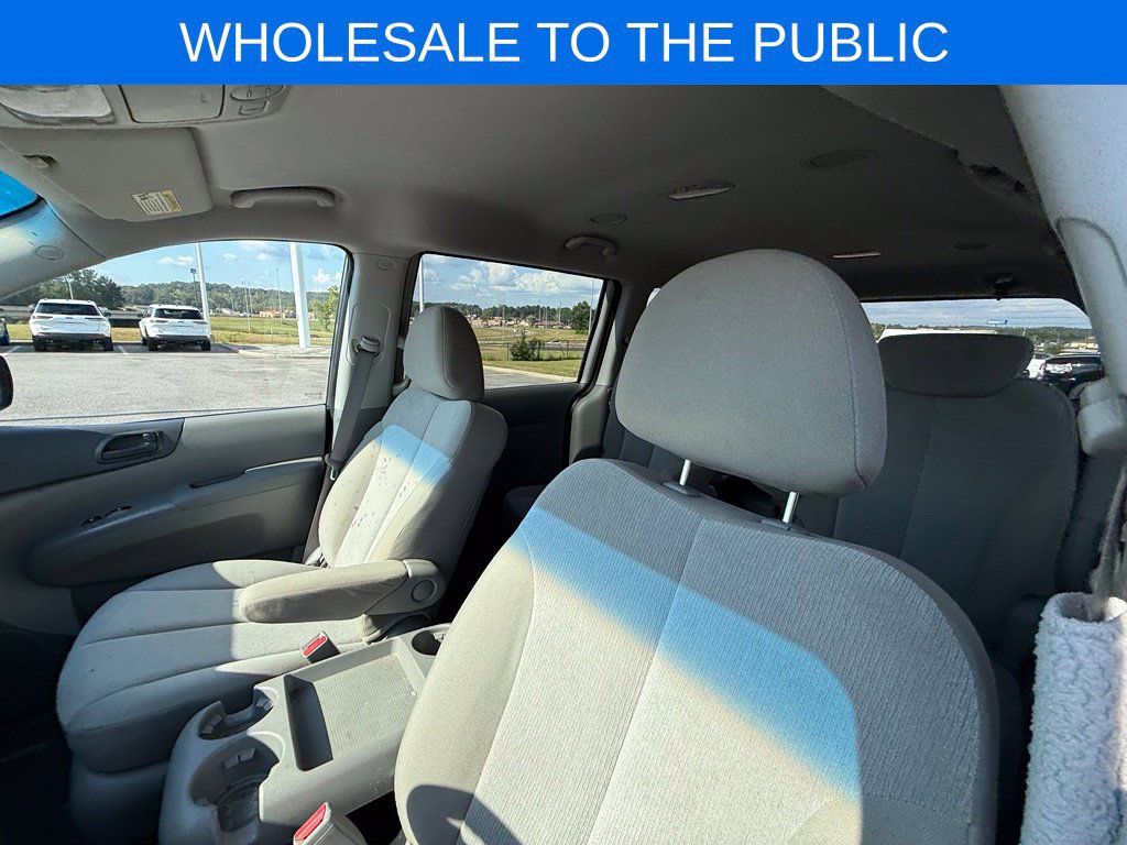 Used 2010 Kia Sedona LX FWD image 22