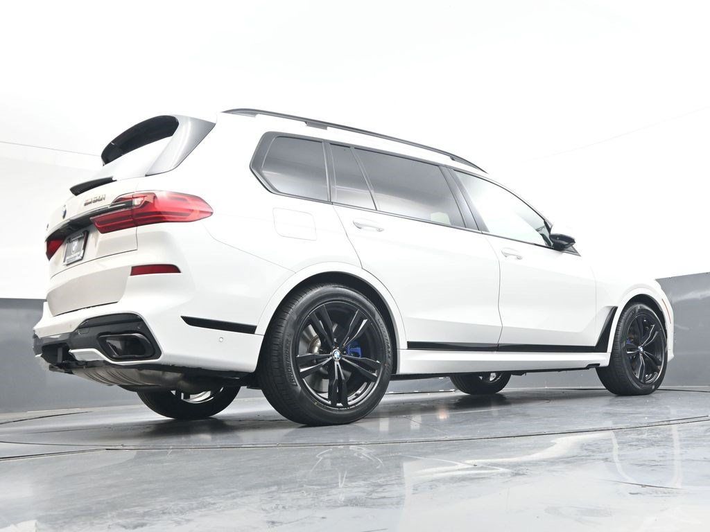 Used 2022 BMW X7 M50i AWD/4WD image 29