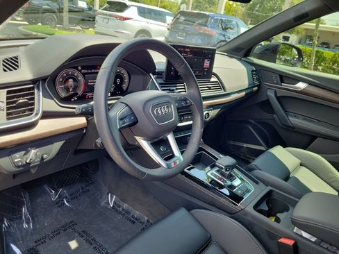 Used 2024 Audi Q5 e Premium Plus AWD/4WD image 19