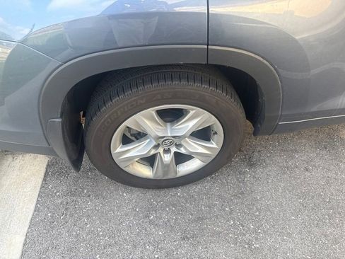 Used 2019 Toyota Highlander Limited AWD/4WD image 11