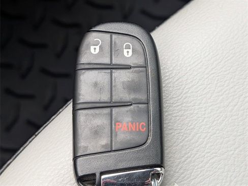 Used 2022 Jeep Compass Latitude w/ Sun and Sound Group image 28