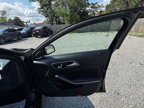 Used 2020 Mercedes-Benz GLA 250 4MATIC image 36