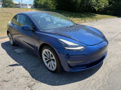 Used 2022 Tesla Model 3 RWD image 2