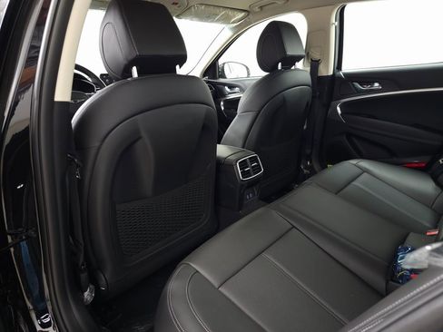 Used 2026 Genesis G70 2.5T image 23