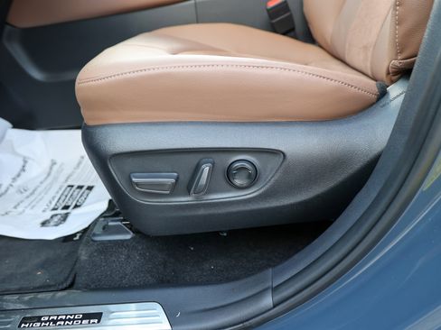 Certified 2026 Toyota Grand Highlander AWD Hybrid image 44