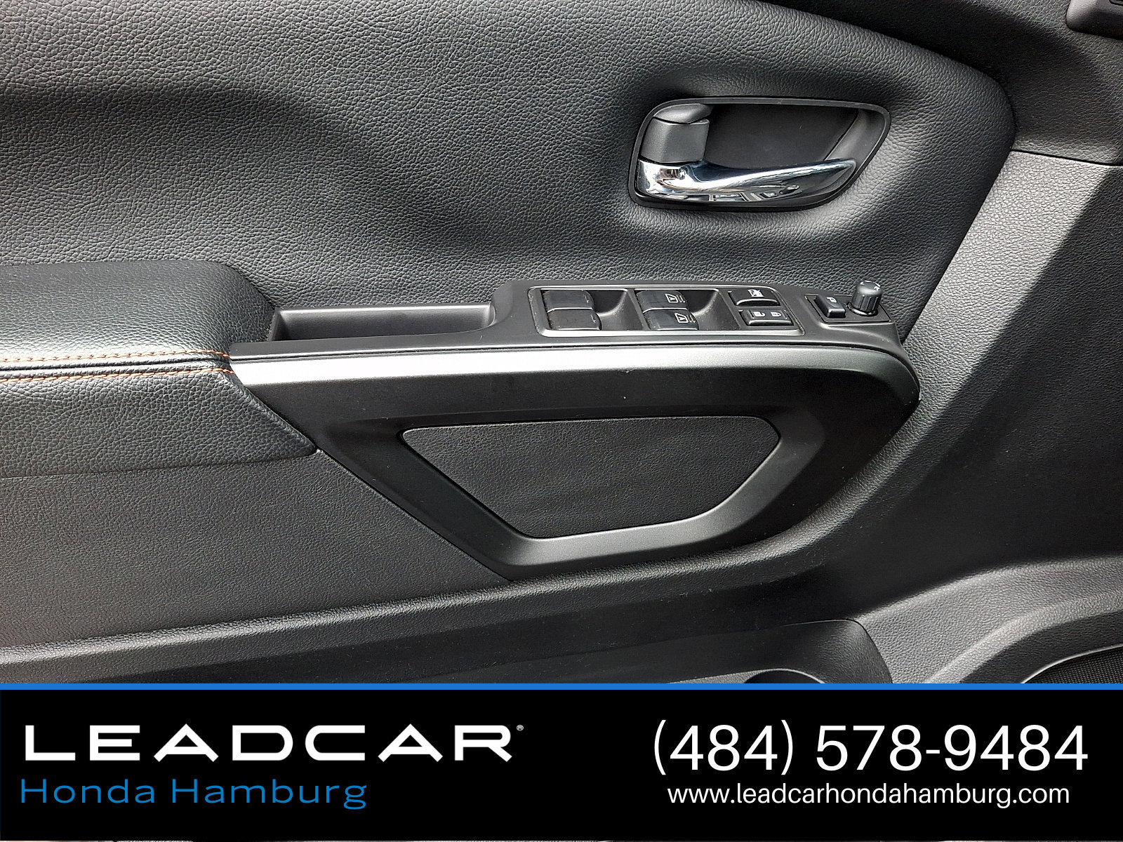 Used 2023 Nissan Titan PRO-4X w/ Pro-4x Convenience Package AWD/4WD image 13