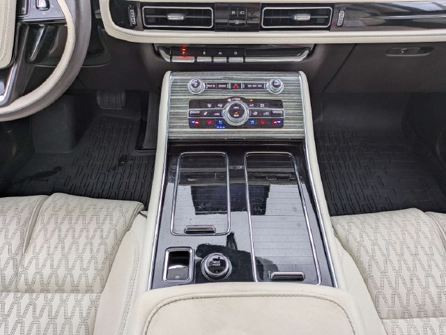 Certified 2023 Lincoln Aviator Black Label w/ Dynamic Handling Package AWD/4WD image 18
