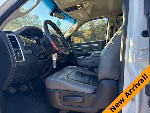 Used 2019 RAM 1500 Classic SLT image 10