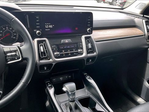 Used 2023 Kia Sorento X-Line EX image 9