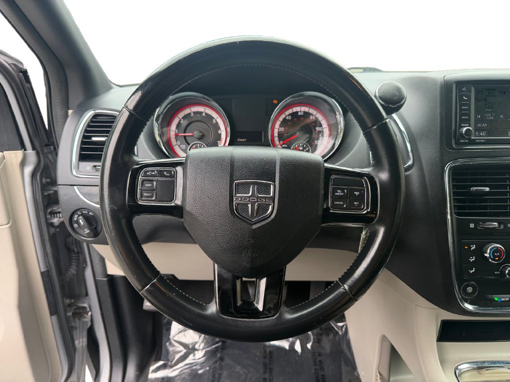 Used 2019 Dodge Grand Caravan SXT FWD image 11