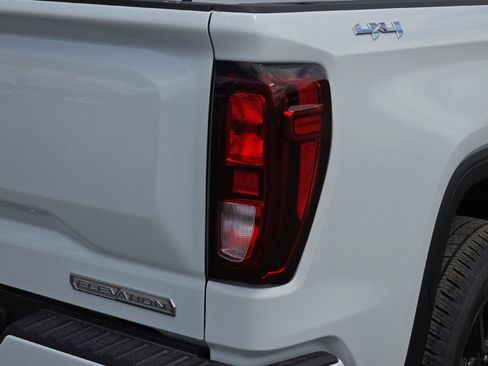 Used 2025 GMC Sierra 1500 Elevation w/ Elevation Premium Package image 32