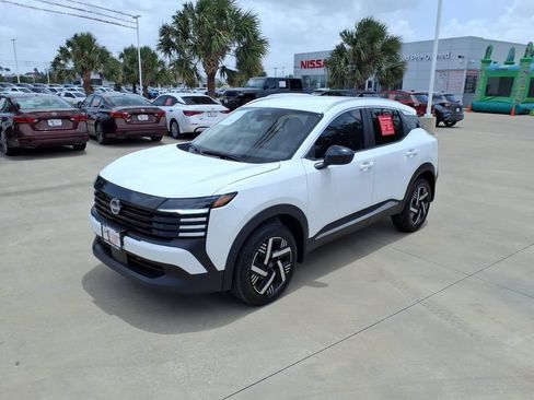 Used 2026 Nissan Kicks SV FWD image 1