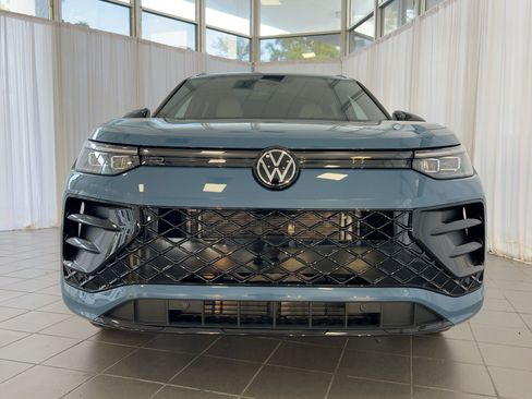 New 2026 Volkswagen Tiguan SE R-Line image 6