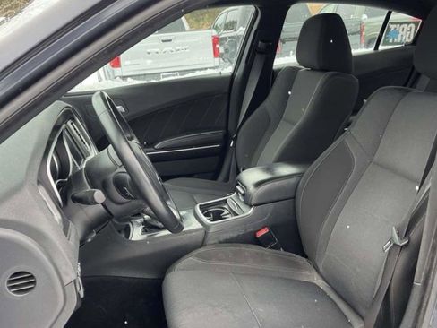 Used 2016 Dodge Charger SXT image 2