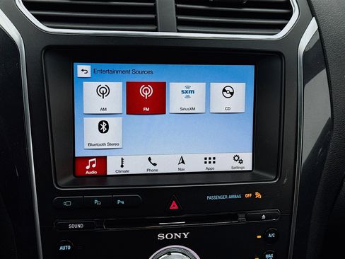 Used 2018 Ford Explorer Limited w/ Equipment Group 301A image 11