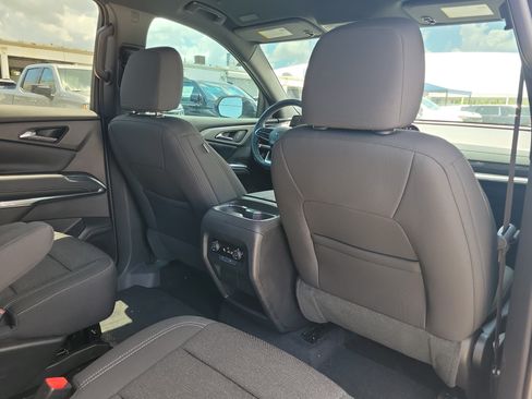 Used 2025 Chevrolet Traverse LT w/ Midnight/Sport Edition FWD image 8