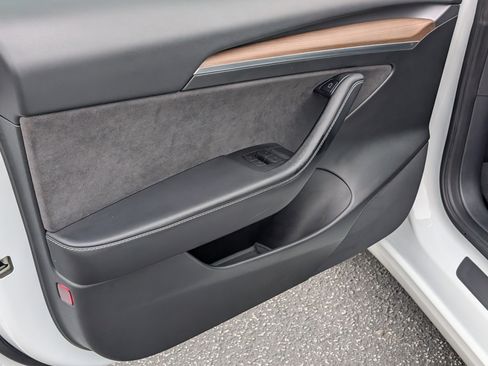 Used 2021 Tesla Model 3 Performance image 15