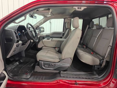 Used 2018 Ford F150 XLT w/ Equipment Group 302A Luxury AWD/4WD image 32