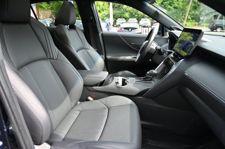Used 2024 Toyota Venza Limited AWD/4WD image 24
