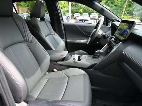 Used 2024 Toyota Venza Limited AWD/4WD image 24