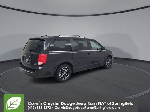 Certified 2017 Dodge Grand Caravan SXT image 16