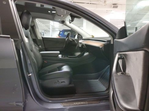 Used 2020 Tesla Model Y Long Range image 26