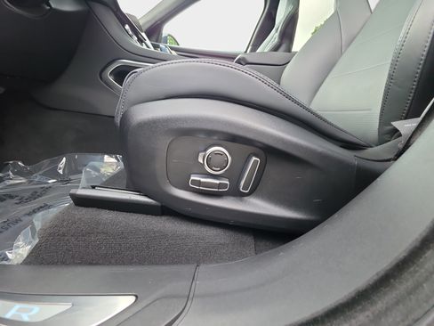 Certified 2022 Jaguar F-PACE SVR AWD/4WD image 29