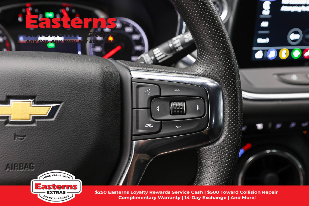 Used 2025 Chevrolet Blazer LT FWD image 17