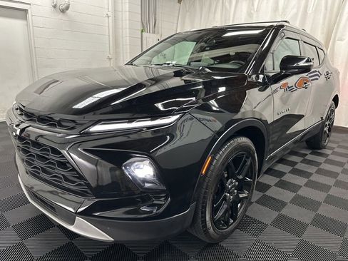 Used 2024 Chevrolet Blazer Premier w/ Enhanced Convenience Package AWD/4WD image 2