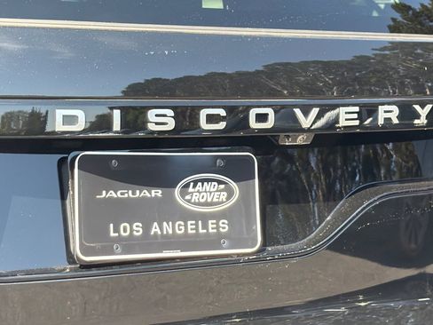 Certified 2025 Land Rover Discovery S AWD/4WD image 30