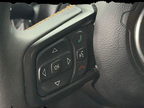 Used 2024 Jeep Wrangler Unlimited AWD/4WD image 12
