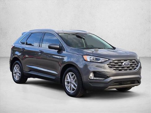 Used 2022 Ford Edge SEL w/ Convenience Package image 3