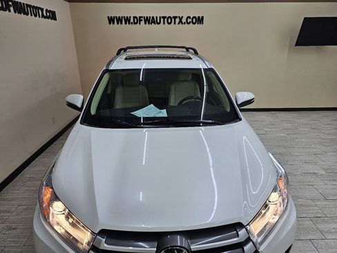 Used 2018 Toyota Highlander XLE image 4