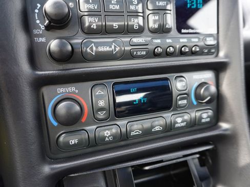 Used 2003 Chevrolet Corvette Coupe w/ Preferred Equipment Group image 17