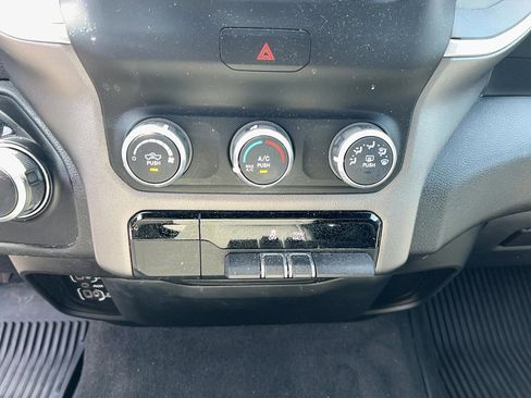 Used 2022 RAM 1500 AWD/4WD image 19
