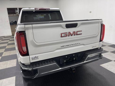 Used 2022 GMC Sierra 1500 SLT w/ SLT Convenience Package AWD/4WD image 3