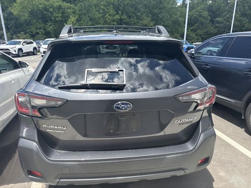 Used 2024 Subaru Outback Premium AWD/4WD image 8