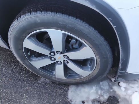 Used 2020 Chevrolet Traverse LT w/ LT Premium Package image 2