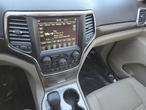 Used 2018 Jeep Grand Cherokee Limited w/ Luxury Group II image 36