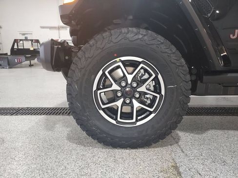New 2026 Jeep Wrangler Unlimited Rubicon AWD/4WD image 16