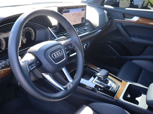 Used 2024 Audi Q5 e Premium Plus image 9