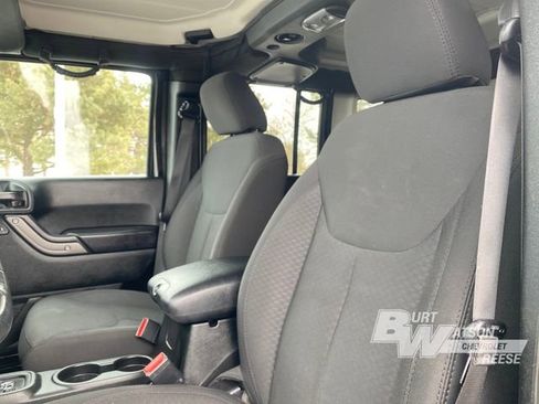 Used 2017 Jeep Wrangler Unlimited Sport image 11
