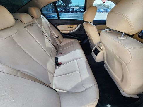 Used 2018 BMW 320i Sedan image 12