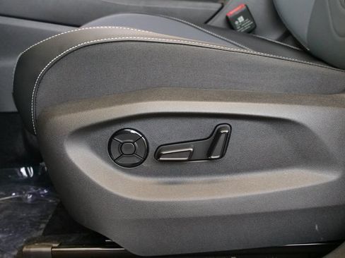 New 2026 Volkswagen Tiguan SE image 11