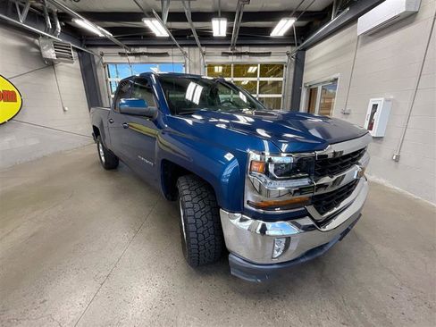 Used 2018 Chevrolet Silverado 1500 LT w/ All Star Edition AWD/4WD image 7