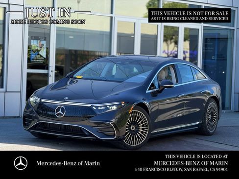 Used 2022 Mercedes-Benz EQS 580 4MATIC Sedan image 2