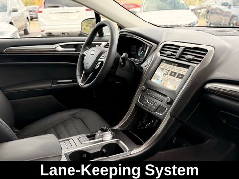 Used 2017 Ford Fusion SE w/ Equipment Group 602A image 22