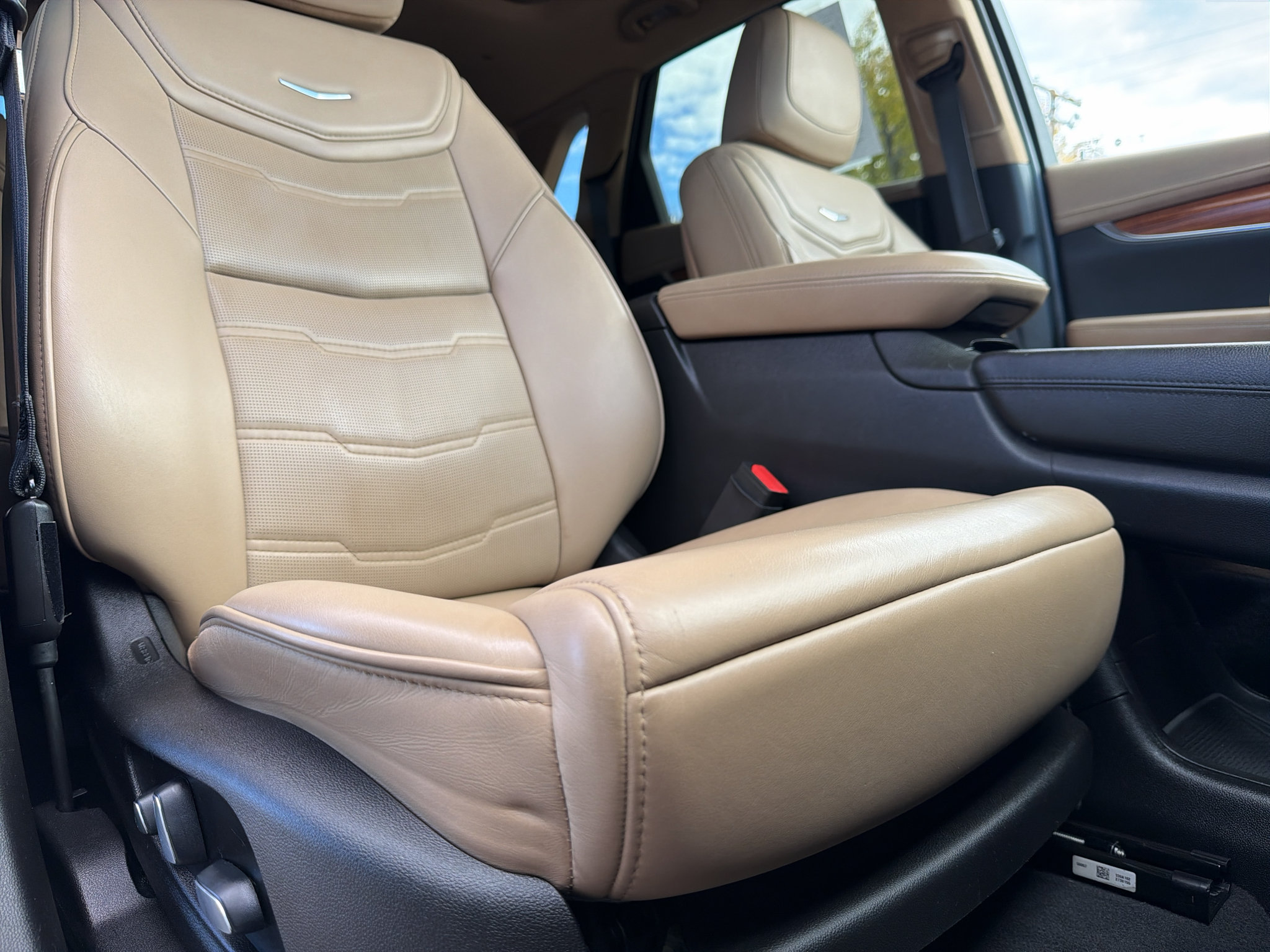 Used 2019 Cadillac XT5 Platinum AWD/4WD image 21