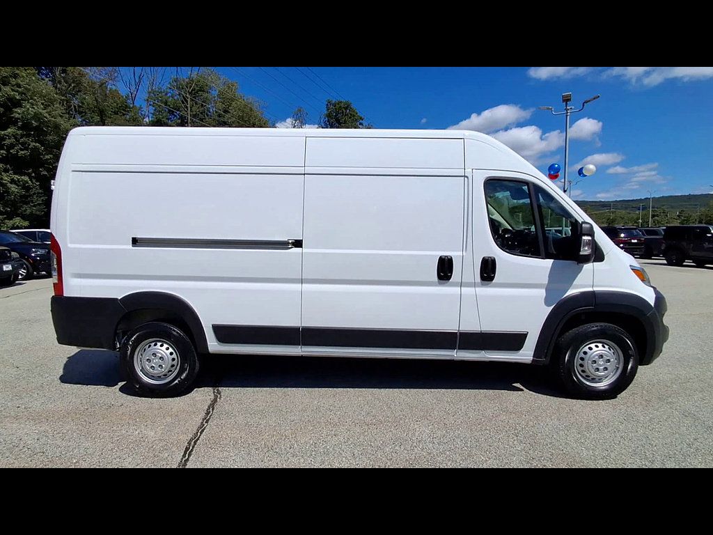 Used 2026 RAM ProMaster 2500 w/ Convenience Group FWD image 9